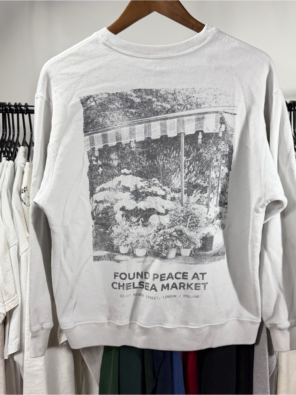 Chelsea Market Graphic Sweatshirt - White